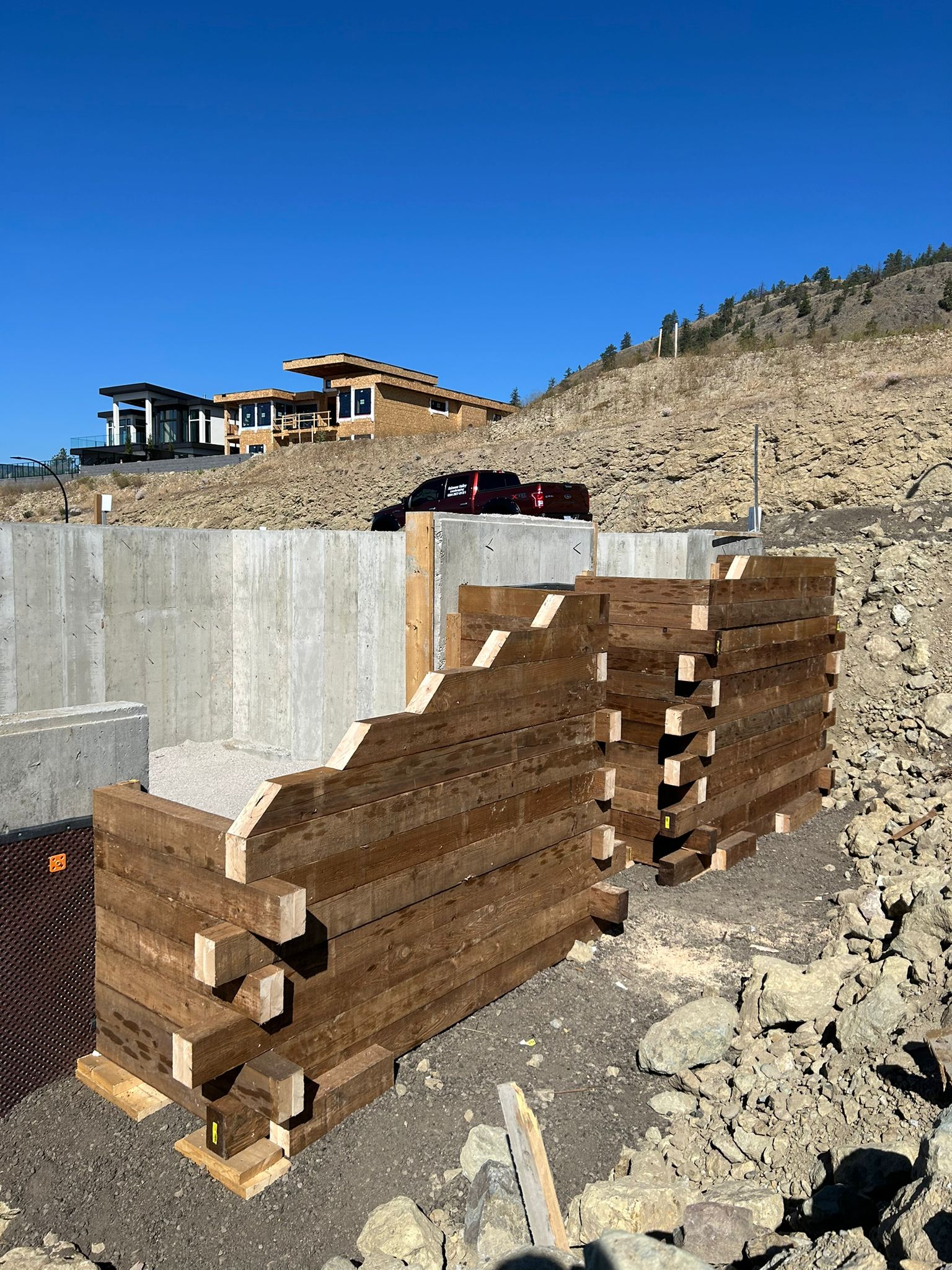 Window walls - Kelowna Valley Landscaping LTD | Kelowna, BC